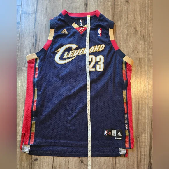 Cleveland Cavaliers Lebron Jersey XL BOY/SM MENS - Picture 5 of 8